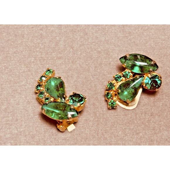 Vtg Emerald Green Rhinestone Prong Set Clip On Earrings Gold-tone - Picture 15 of 16